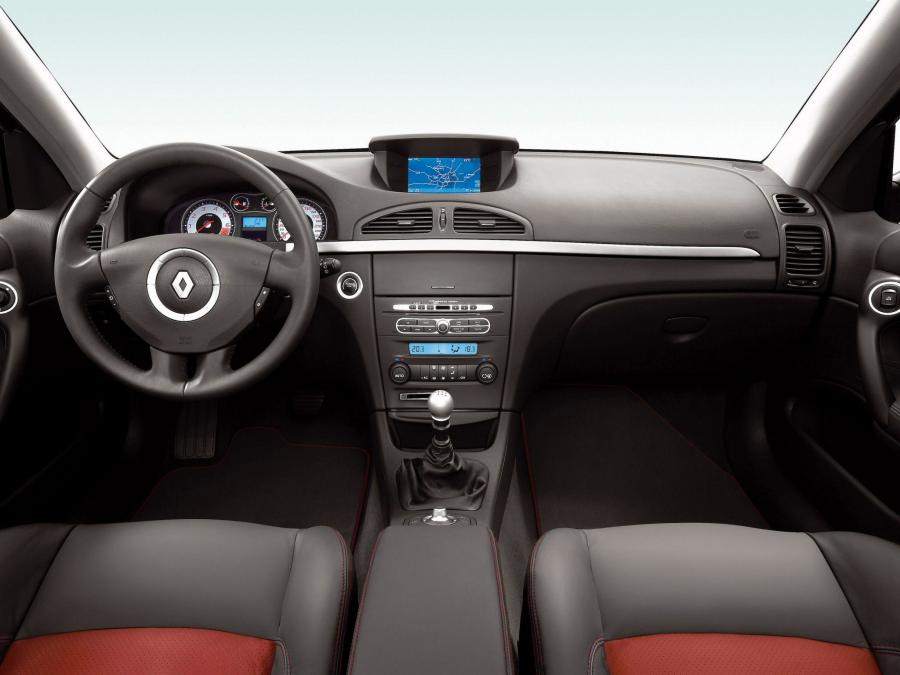 Торпедо Renault Laguna II 2005 года  (фото 1 из 13)